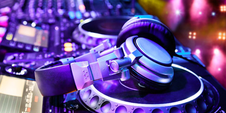 DJ, ведущие